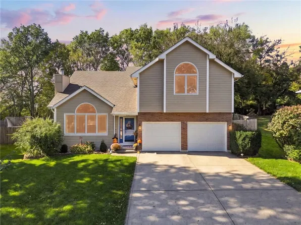 1718 Aspen Ln, Excelsior Springs, MO 64024