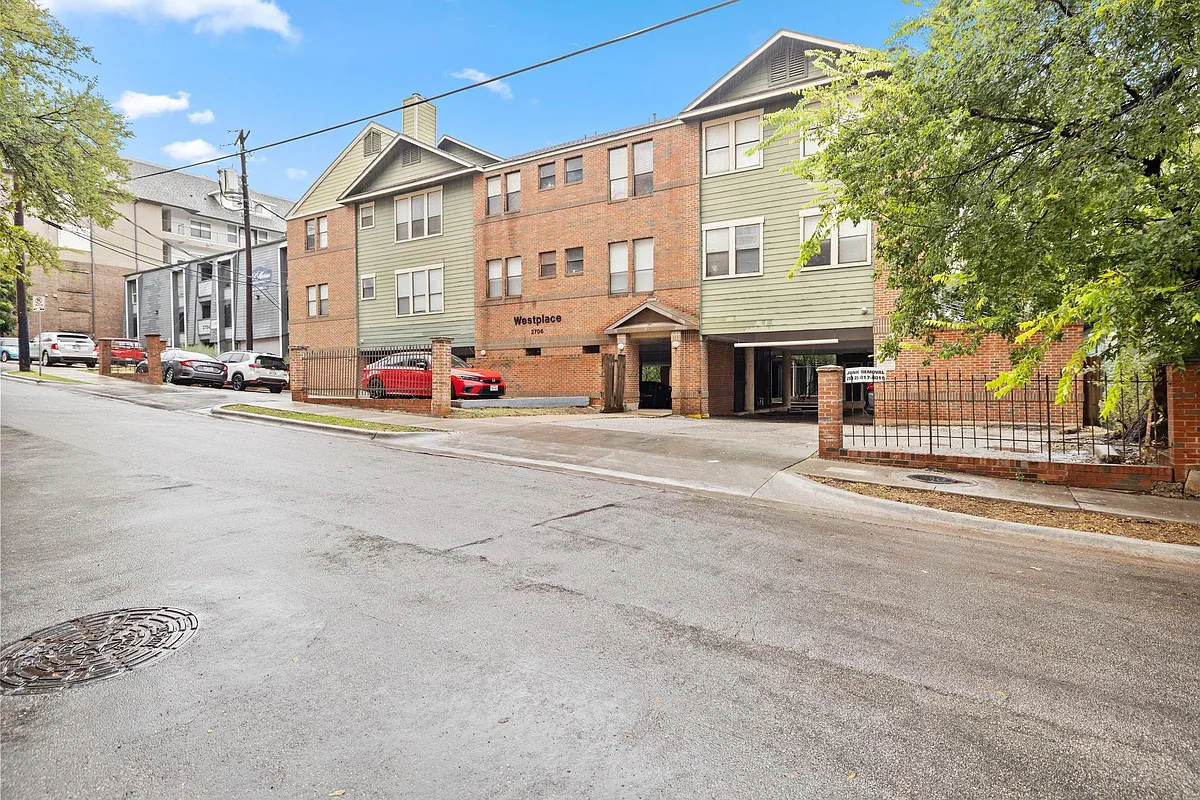 Building Photo - 2706 Salado St #210