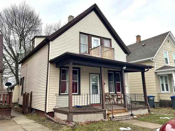 912 Saint James Ct, Sheboygan, WI 53081