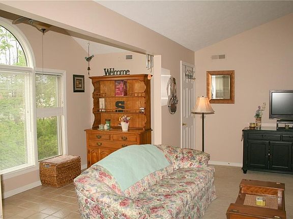 3rd image of 7219 Channing Ln Unit 7219