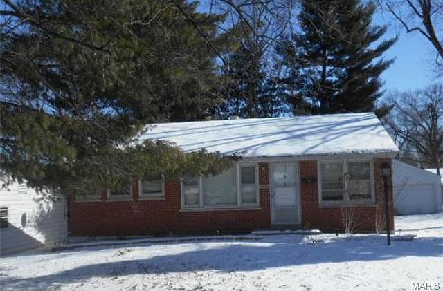 1st image of 1000 Saint Patrice Ln