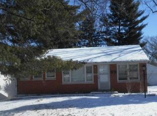 1000 Saint Patrice Ln, Florissant, MO 63031