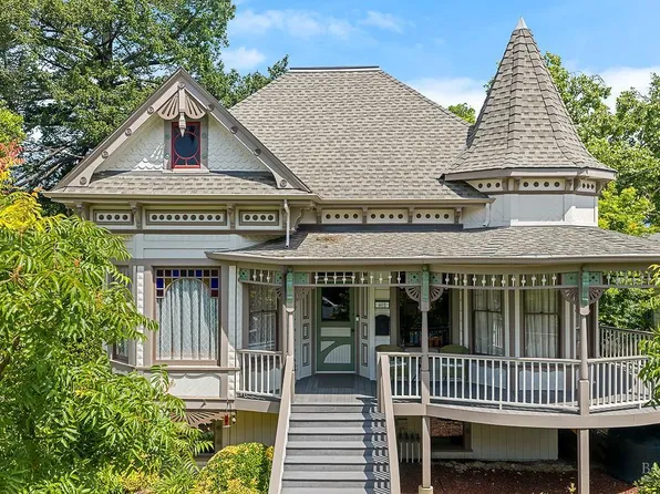 401 Matheson Street, Healdsburg, CA 95448