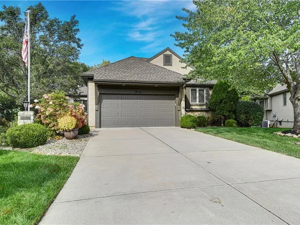 12706 Linden St, Leawood, KS 66209