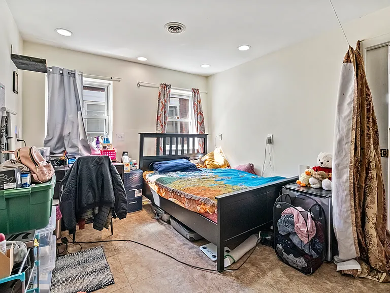 2120 E Carson St — Photo 16