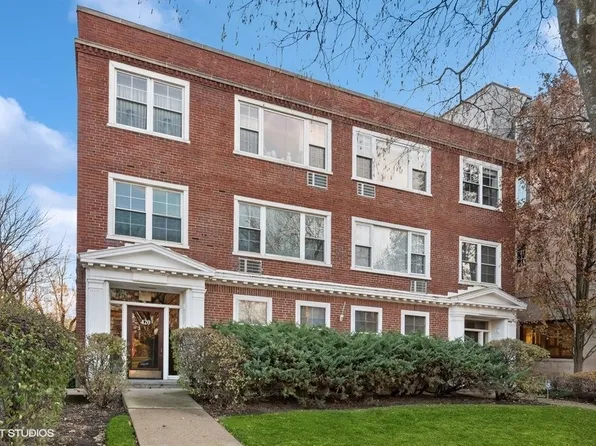 420 Park Ave APT 302, Highland Park, IL 60035