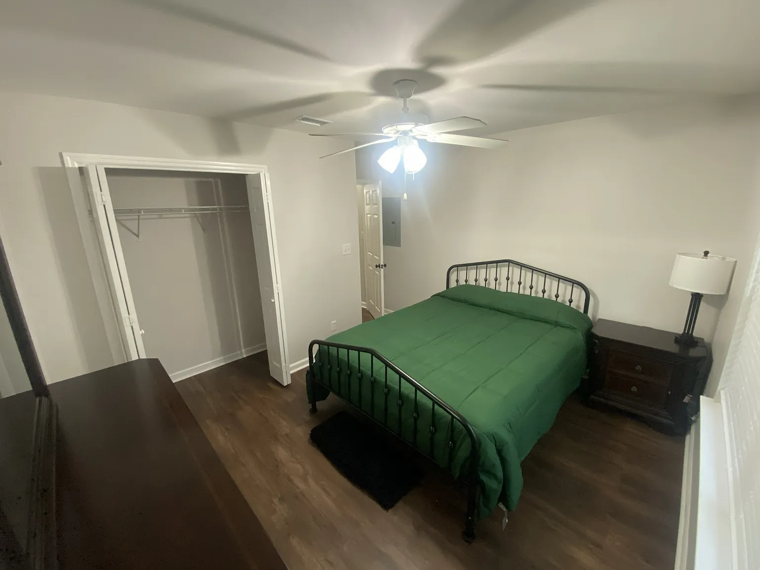 3 bed, 1260 sqft, $3,390 — Photo 2
