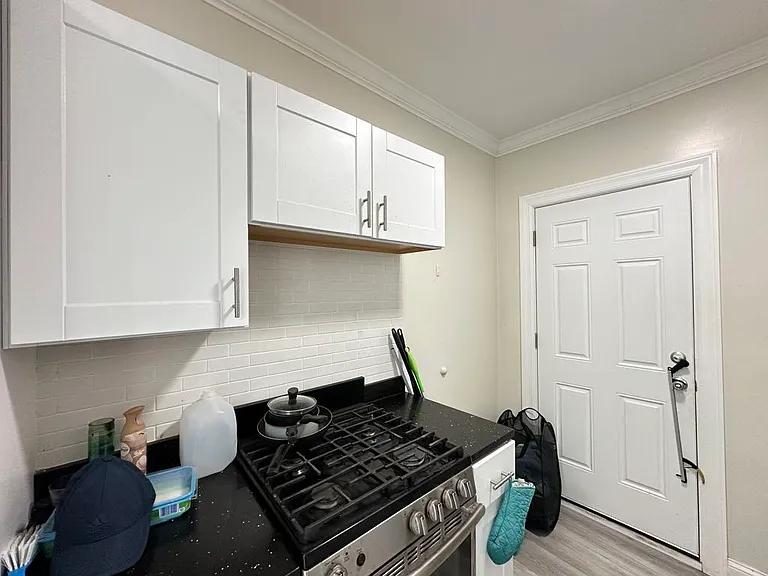3817.5 N Greenview Ave #W3 — Photo 5