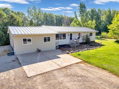 15545 Almont Rd, Allenton, MI, 48002