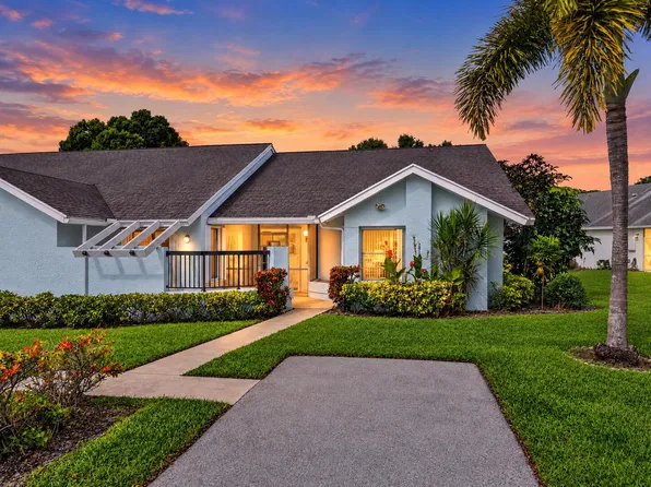 10871 Lake Front Place, Boca Raton, FL 33498