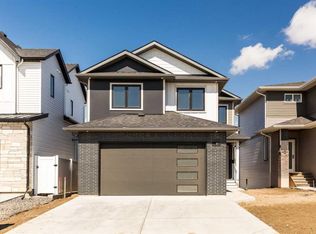 561 S Malahat Grn SW, Lethbridge, AB T1J 5H1