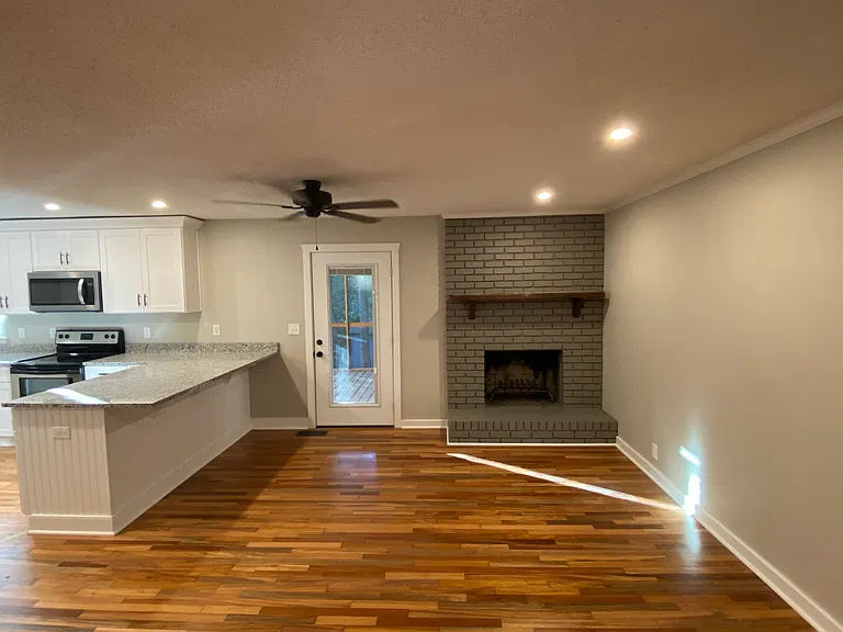330 Segrest Cir — Photo 5