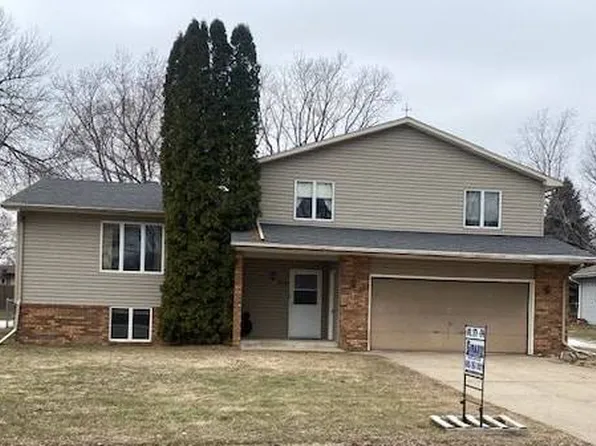 515 Sharpe Dr, Vermillion, SD 57069