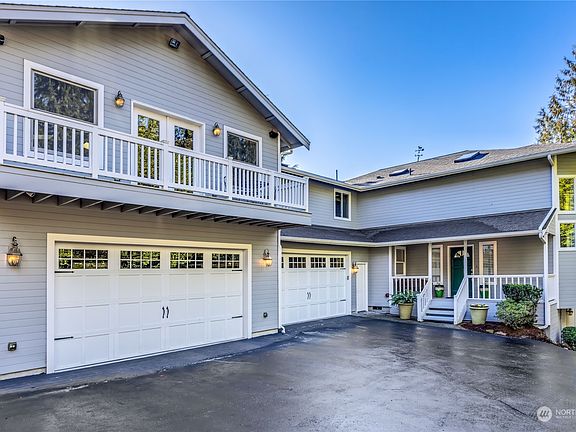 4th image of 23986 Vinland Terrace NW