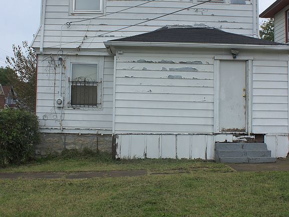 4th image of 3049 College Ave