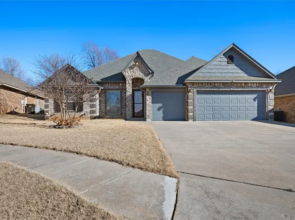 604 Eastmoor Ct, Moore, OK 73160