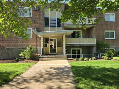 82 Lionel Ave APT B, Waltham, MA, 02452