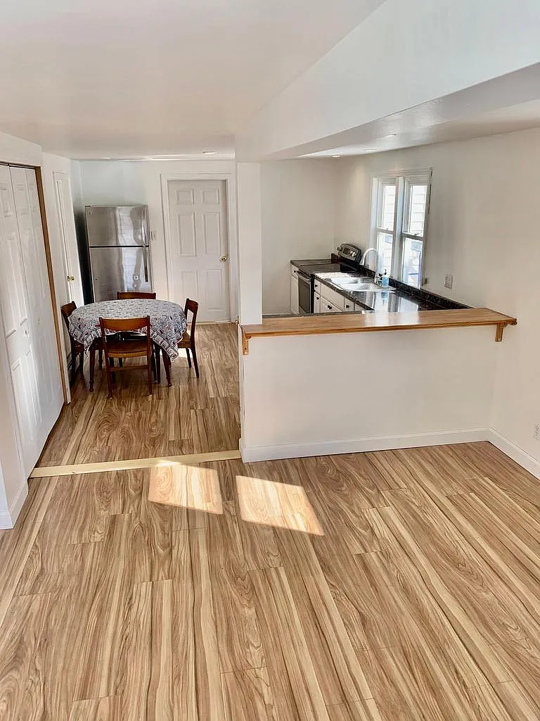 80 Anderson St — Photo 1