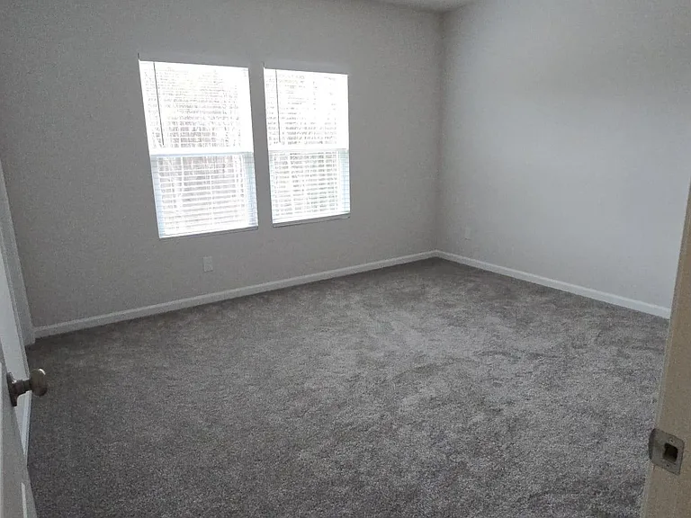 2324 Donnelly Hills Ln — Photo 36