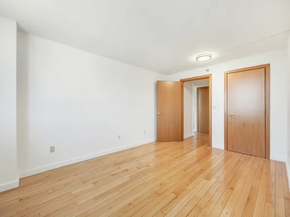 133-38 Sanford Avenue image 10 of 17