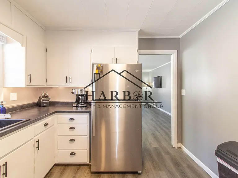 5th Avenue SE Duplex — Photo 2