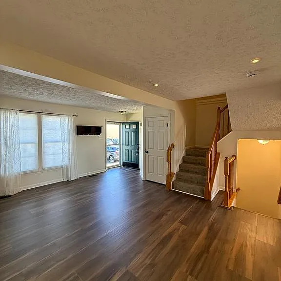 1064 Jeanett Way — Photo 4