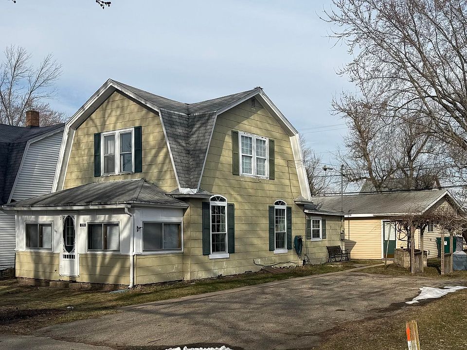 1st image of 235 Maple St