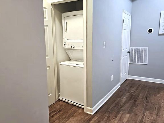 4th image of 1912 W Baltimore St #2