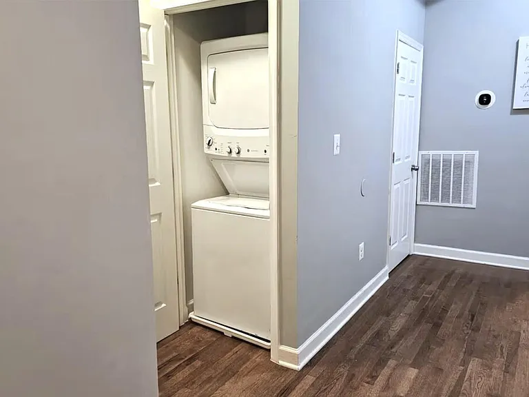 1912 W Baltimore St #2 — Photo 4