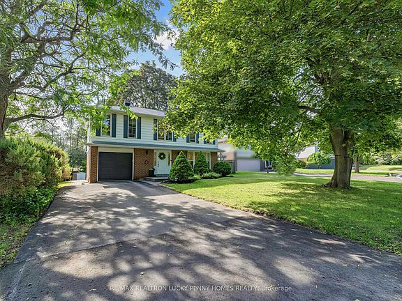 3rd image of 38 Walkerton Dr