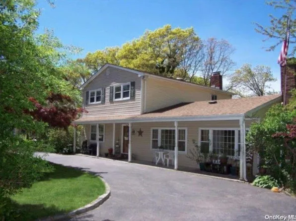 122 Webster Avenue, Ronkonkoma, NY 11779