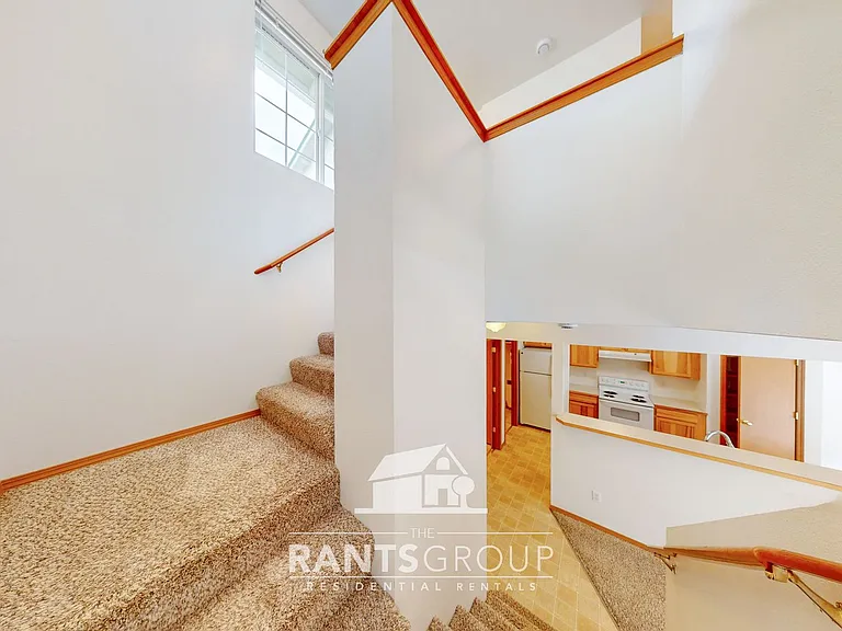 695R — Photo 15
