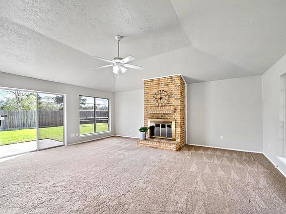 2nd image of 633 W Castle Harbour Dr