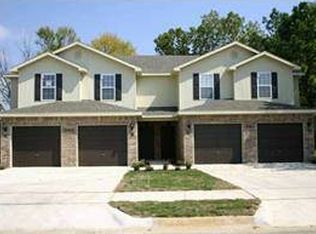 2006 Azlin Pl APT B, Siloam Springs, AR 72761