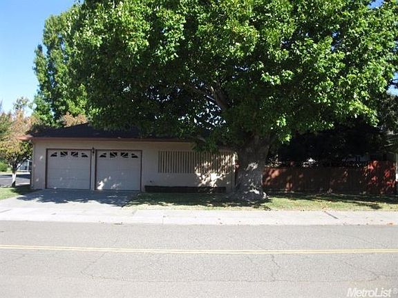 3rd image of 924 S Crescent Ave