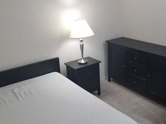 4th image of 5634 Glenstone Way