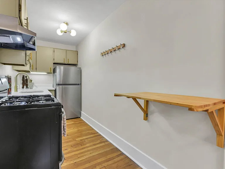 1275 N Clarkson St — Photo 8