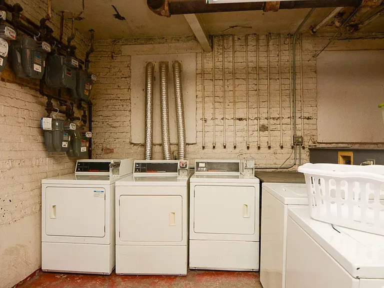 1933 W Crystal St #2A — Photo 18