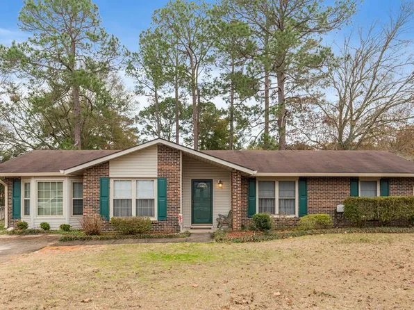 5 Forest Hill Dr, Daleville, AL 36322