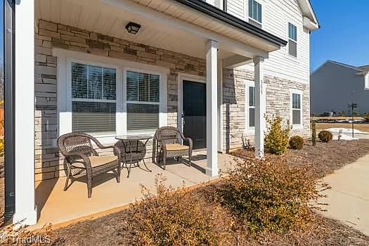 4th image of 355 Tuttle Rd