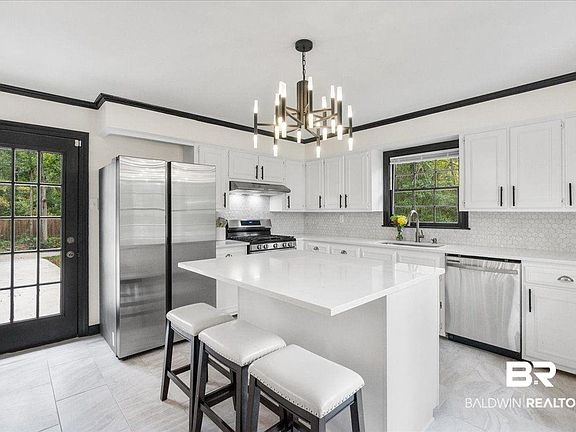 4th image of 471 Park Ave S