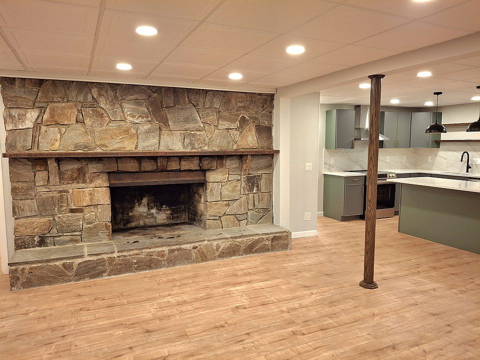 1st image of 127 Copperfield Rd #2
