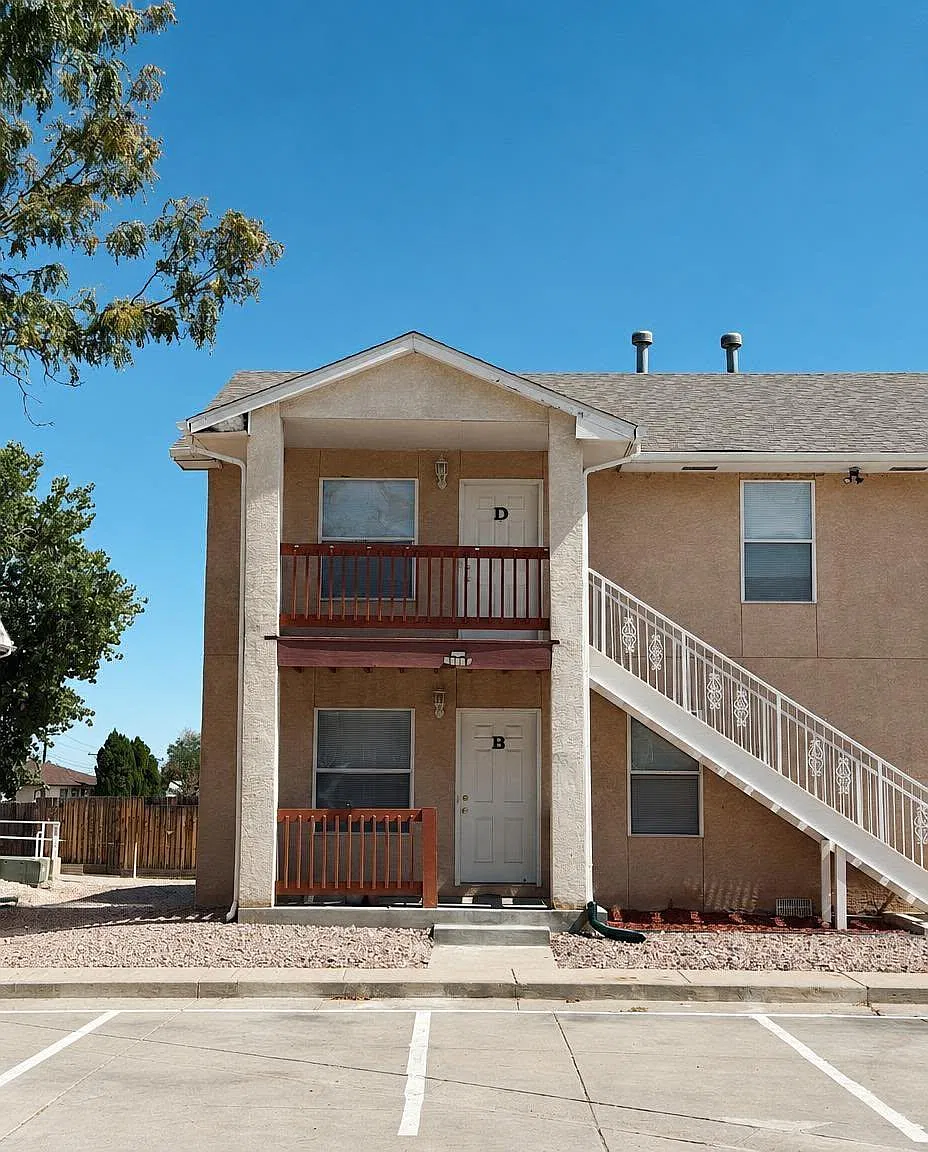 2 bed, 1000 sqft, $1,095 — Photo 1