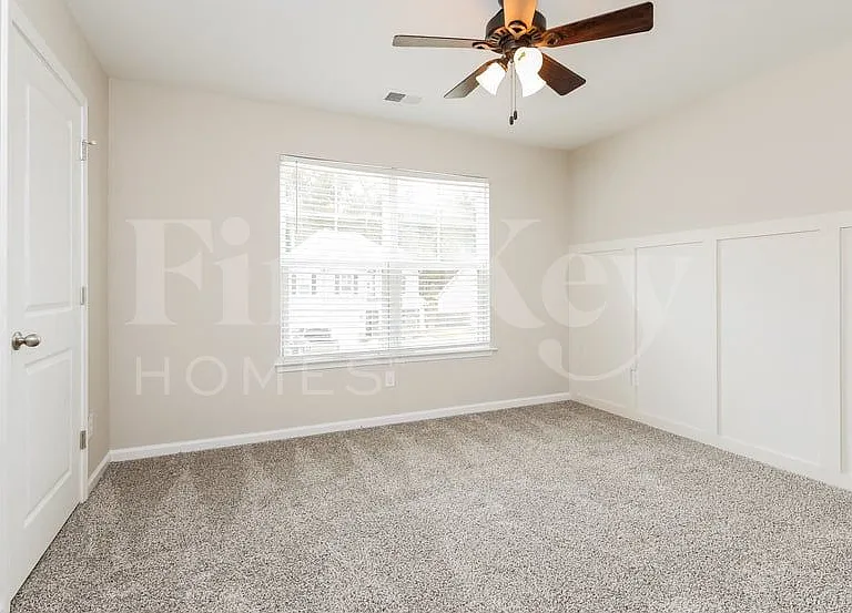 817 Neosho Ct — Photo 9