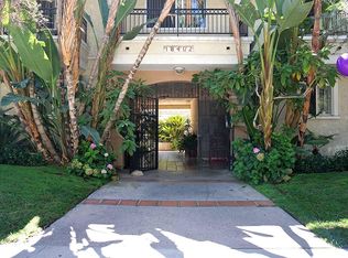 18402 Halsted St #12, Northridge, CA 91325
