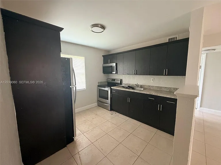 6321 SW 20th Ct — Photo 4