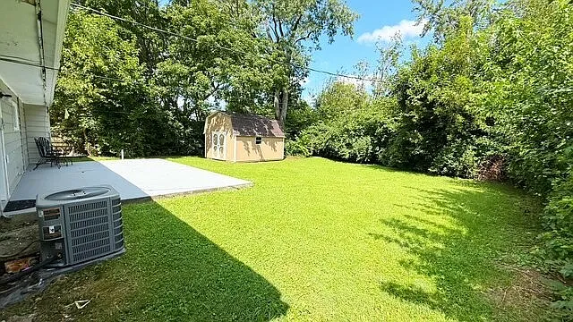 3 bed, 1.0 bath, 1236 sqft, $1,375 — Photo 2