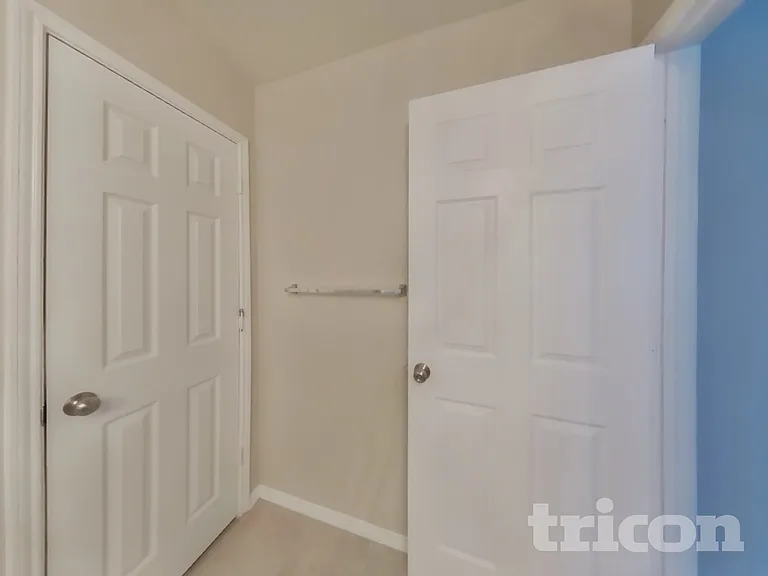 1023 Spofford Dr — Photo 3