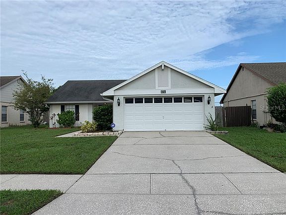 2nd image of 8714 Lindenhurst Pl