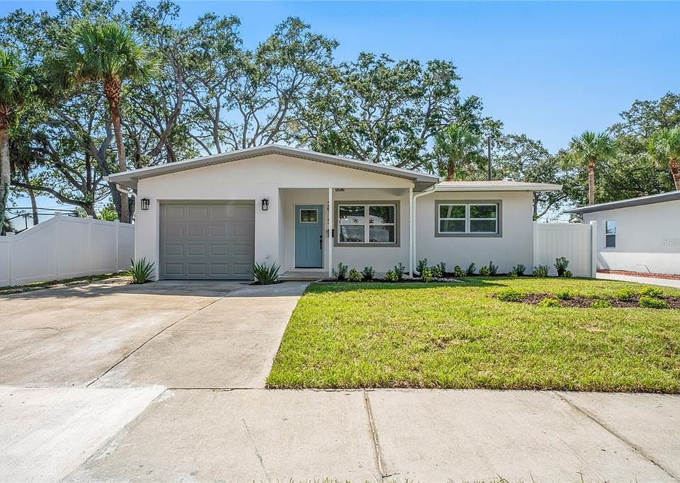1st image of 2915 Ivanhoe Way S